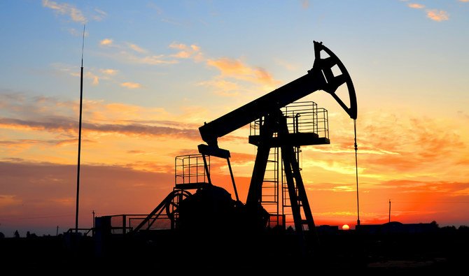 昨春からの石油価格の回復は、部分的には世界中の経済状況の改善によって促されている。（Shutterstock）
