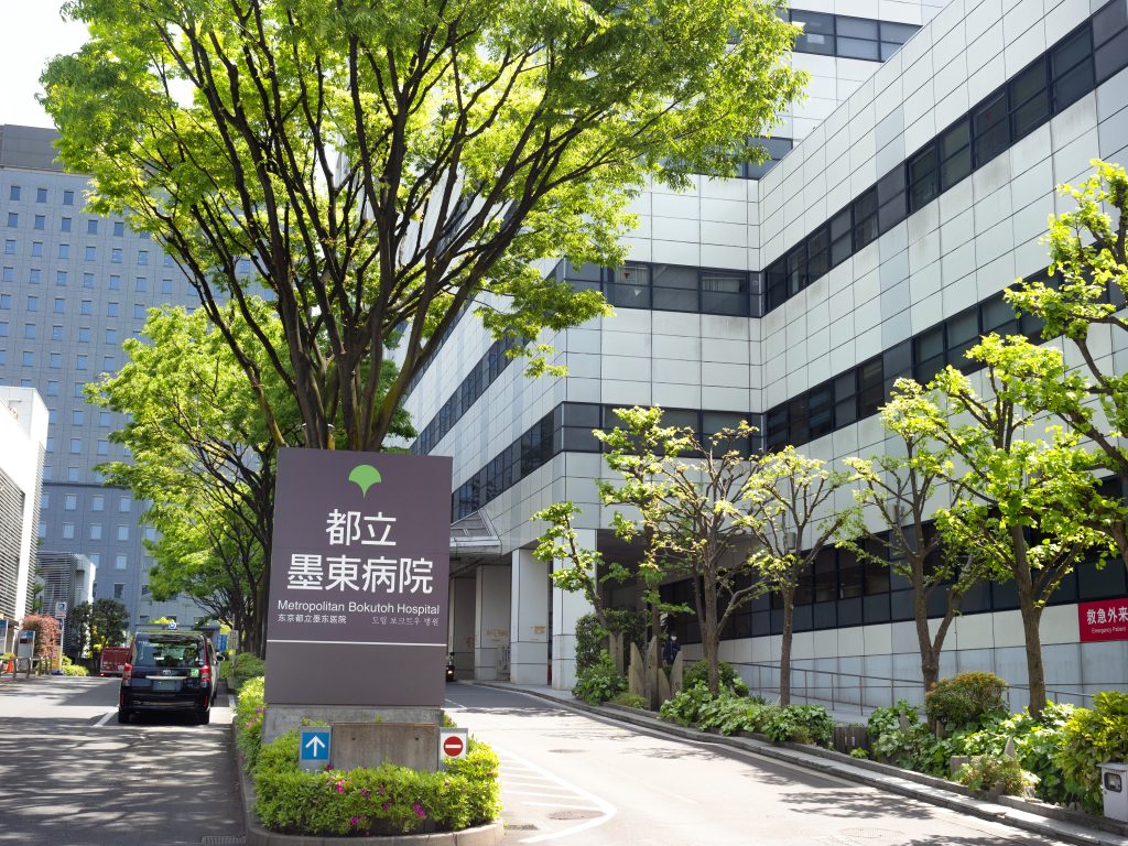 処方履歴などは、本人が同意すれば医師や薬剤師に見せることができ、スムーズな健康管理、診療に役立つ。11月からは窓口で支払った医療費の明細情報もマイナポータルで閲覧可能になり、将来的には確定申告の医療費控除手続きも簡単になる。(AFP)