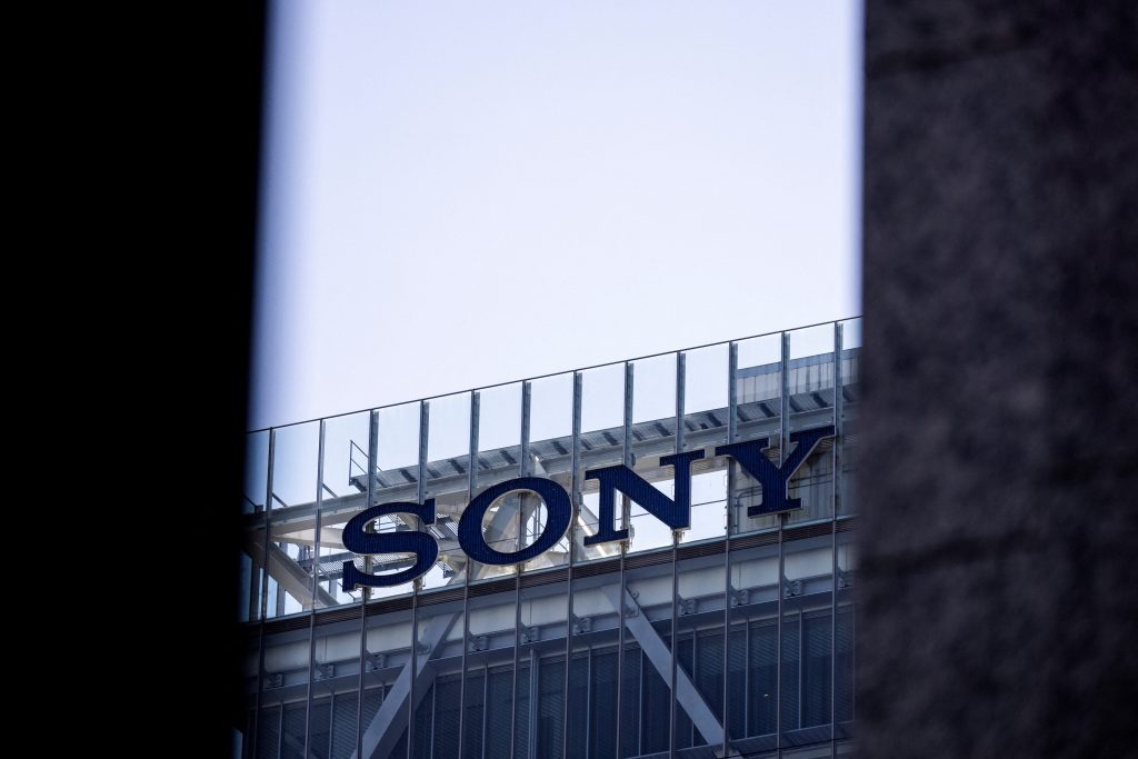 ソニーグループの2022年3月期の純利益は、当初予想の7,000億円から7,300億円(64億ドル)に上方修正された。(AFP)