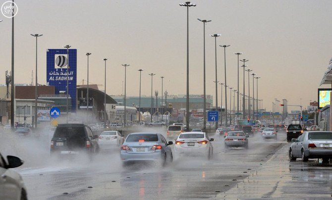 サウジアラビアの民間防衛局は、首都リヤドに集中豪雨をもたらす可能性のある、強風と中程度〜大雨を伴う雷雨に対し警報を発令した(写真)。(資料/ SPA)