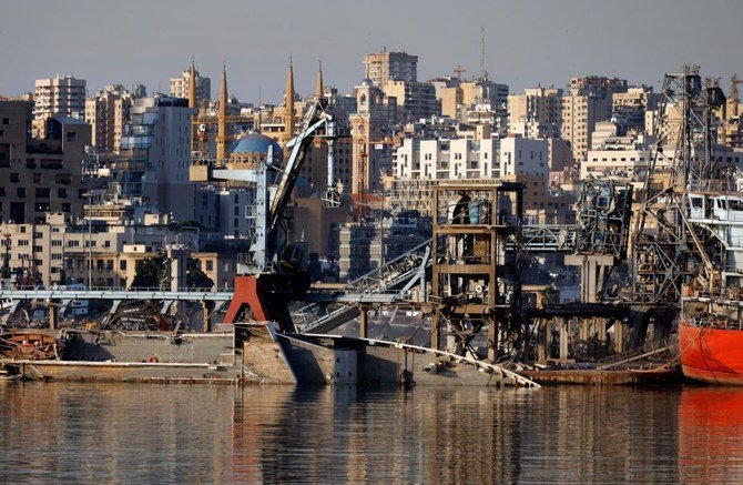 2020年10月26日にベイルート港で撮影されたこの壊滅状況は、この場所で8月4日に起こった化学物質の大規模爆発によるもので、レバノンの首都全域に甚大な被害がもたらされた、（ファイル/AFP）