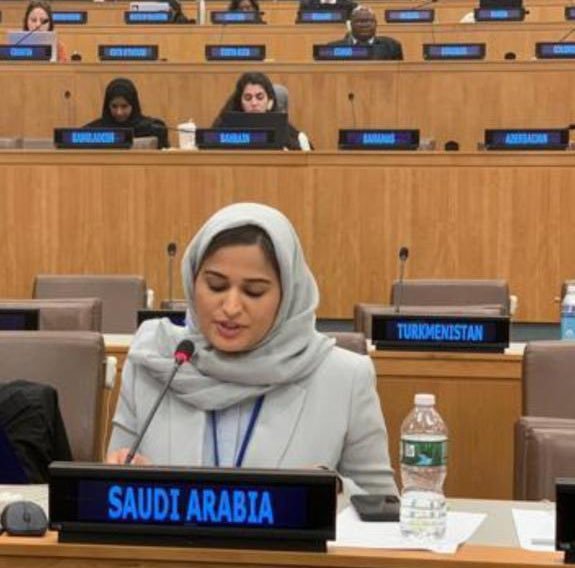 第76回国連総会での、サウジアラビア国連常駐代表部のニダ・アブ・アリ法務委員会議長。（国営サウジ通信）