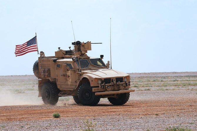 米軍と連合軍はアル・タンフを拠点にして、過激派ダーイシュに対抗すべくパトロールしているシリア軍部隊を訓練している。（米国陸軍提供写真、ウィリアム・ハワード幕僚軍曹撮影）