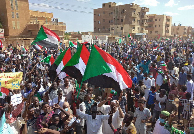 アントニオ・グテーレス氏は、土曜日に起きたクーデターに反対する抗議デモを受けて、スーダン軍高官らは「留意すべき」と述べた。(AFP)