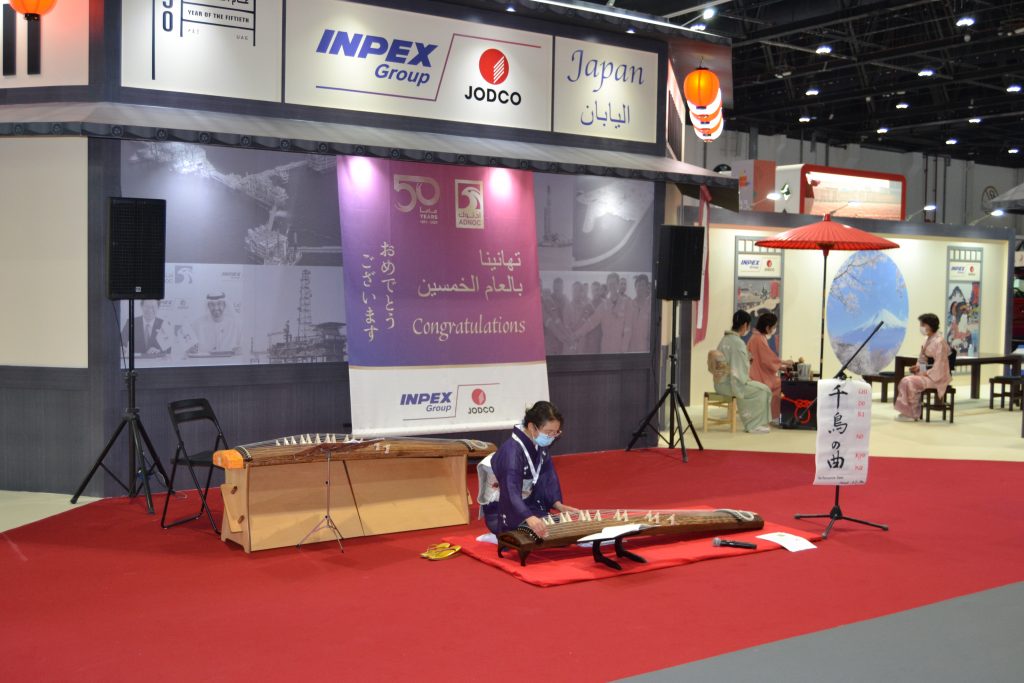 ジャパン石油開発株式会社は、UAEアブダビ首長国のアブダビ国立展示場で開催された「アブダビ国際狩猟・乗馬展示会」に出展した。(提供)