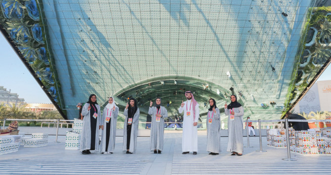 DGDAのツアーガイドは、サウジアラビアの素晴らしい歴史と文化を来場客に伝える。（提供）
