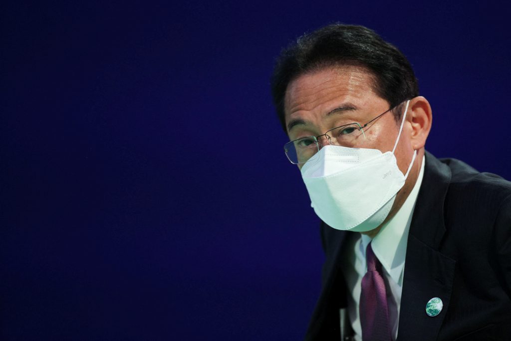 COP26での首相演説について、周辺は「日本として押し込まれるばかりでなく、アジア支援という『弾』を用意した。評価されると思う」と期待。(AFP)