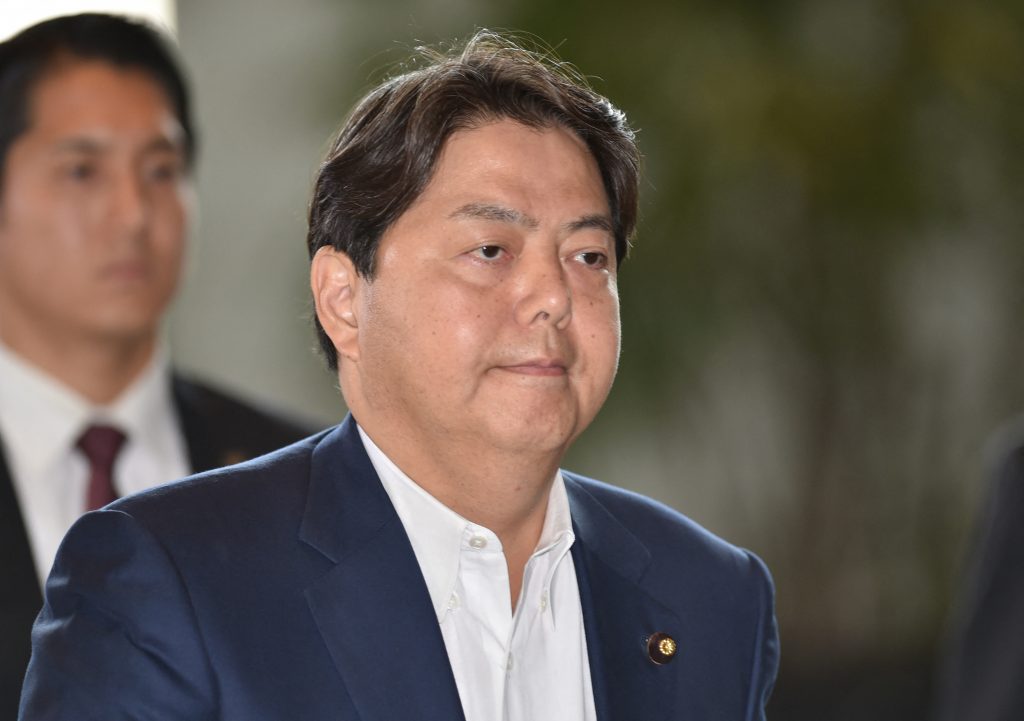 10月の衆院選で山口3区からくら替え出馬し当選した。防衛相、農林水産相、文科相などを歴任した政策通として知られる。(AFP)