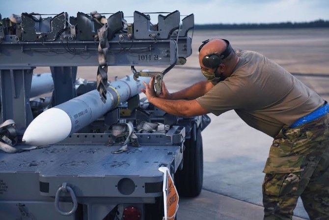 AIM-120C空対空ミサイルは全天候型で昼夜を問わず利用できる。 （ファイル/アメリカ空軍）