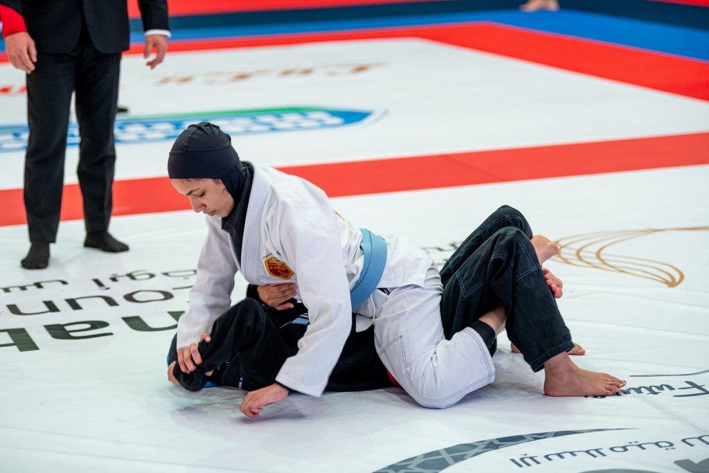第13回アブダビ・ワールド・プロフェッショナル柔術選手権に90カ国からおよそ4,000人の選手が集まりマットの上で闘いを繰り広げる。（提供）