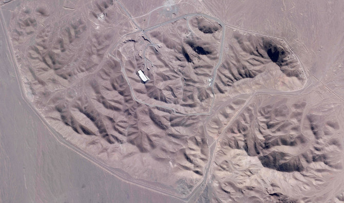イランのコム郊外にあるイランのフォードウ地下核施設が写った衛星写真。（AP通信/資料写真）