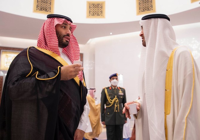 サウジアラビアのムハンマド・ビン・サルマン皇太子がアブダビに到着、シェイク・ムハンマド・ビン・ザイード皇太子に迎えられた。(SPA)