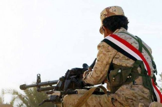 機関銃を設置するイエメン兵の写真。（資料/国営サバ通信）