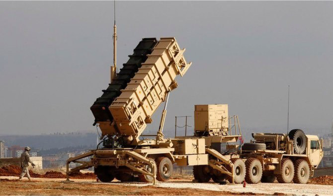 南部アシール州のハミース・ムシャイトにあるサウジアラビア防空軍の基地に配備されているパトリオットミサイル。（国営サウジ通信/資料）