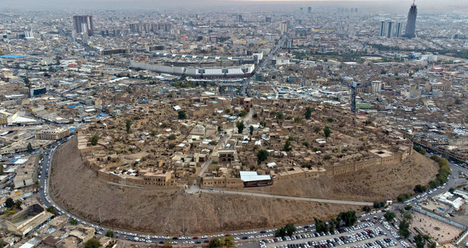 イラク北部のクルド人自治区の主都エルビルの城塞の航空写真。2021年12月13日撮影。（AFP）