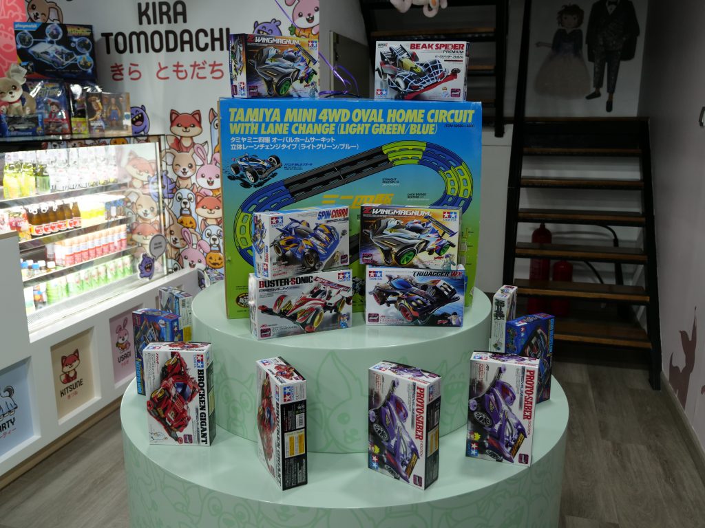 キラクヤはアニメ商品、日本の最も奇抜でユニークなスナックや飲み物などの日本製品を販売している。 (ANJP Photo)