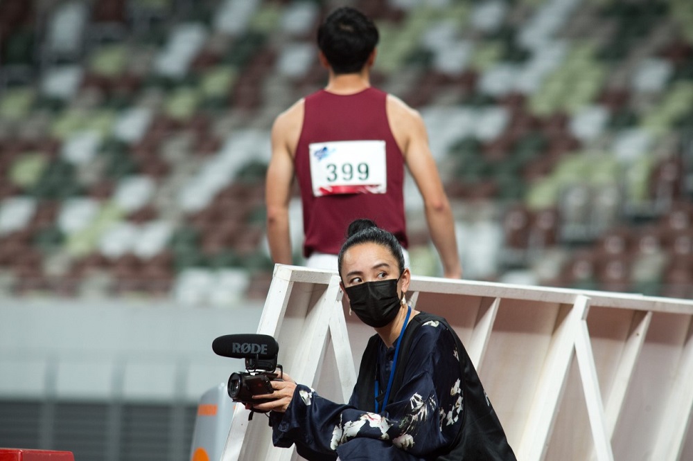 2021年5月9日:国立競技場での五輪テストイベントに出席する映画監督の川瀬直美さんと関係者のアーカイブ写真。(ANJ)