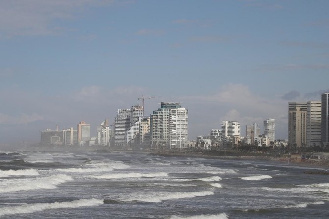 地中海沿岸にあるテルアビブ市の海辺にそびえ立つ建物、イスラエル、2020年1月24日撮影。（資料写真/AFP）