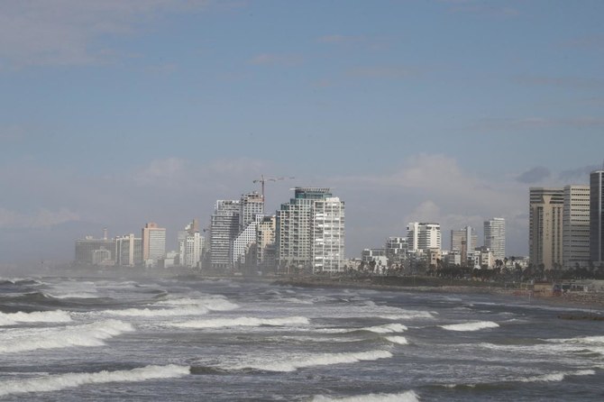 地中海沿岸にあるテルアビブ市の海辺にそびえ立つ建物、イスラエル、2020年1月24日撮影。(資料写真/AFP)