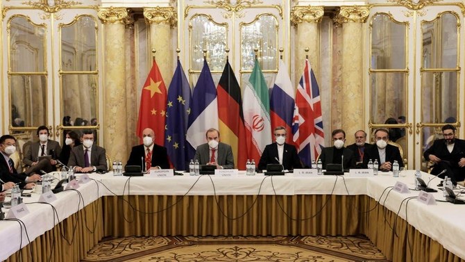 イラン核合意再建協議の開始を待つ各国代表団、ウィーン、2021年12月。(AFP/資料写真)