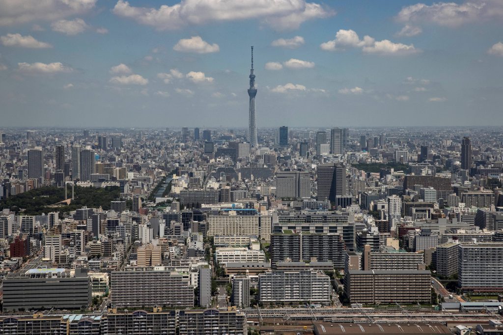 日本の経済成長は昨年のプラス1.6%から今年は3.3%に加速するとIMFは予測した。(AFP通信)