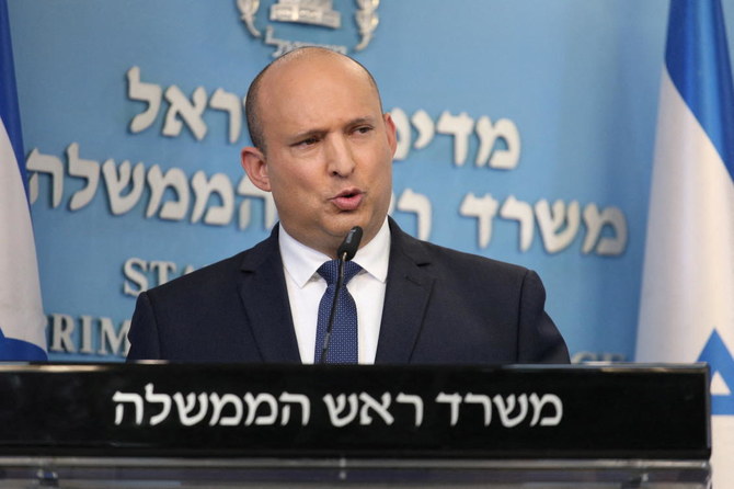 記者会見で発言するイスラエルのナフタリ・ベネット首相、首都エルサレムの首相官邸、2022年1月2日。(資料写真/ロイター)