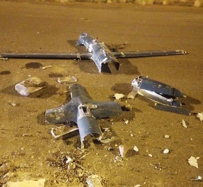 サウジアラビア南部のジーザーン地方で撃墜されたフーシ派の無人機の写真。（国営サウジ通信）