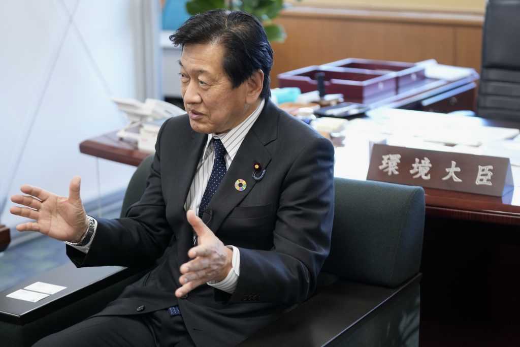 日本の山口壯環境大臣。（AP）