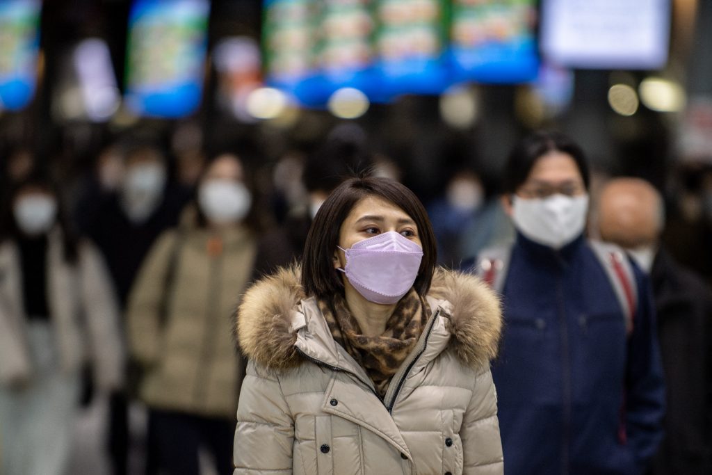 重症者増、影響長期化を懸念＝感染者減も「危機的」―東京都会議 (AFP)