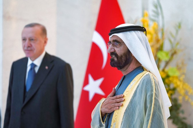 2022年2月15日火曜日、アラブ首長国連邦ドバイで行われたトルコのナショナルデーの式典で、ドバイ万博を訪問したトルコのレジェップ・タイイップ・エルドアン大統領（中央左）。（AP）