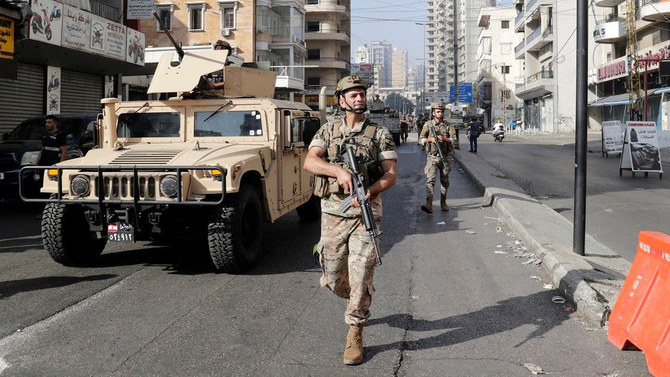 経済危機の中で資金不足に陥っているにもかかわらず、レバノン軍は国家の安定確保に関して、市民から絶大な信頼を得ている。（AFP/ファイル・写真）
