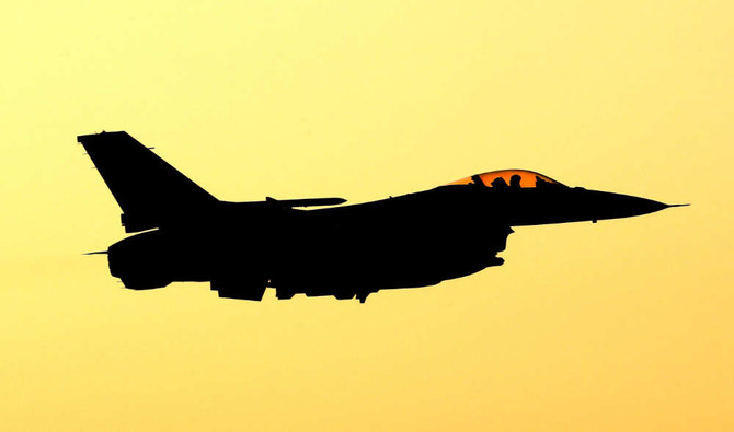イスラエルの都市エイラートの北にあるオヴダ空軍基地で行われた多国籍防空演習「ブルーフラッグ」に参加する米国のF-16戦闘機。(AF資料写真)