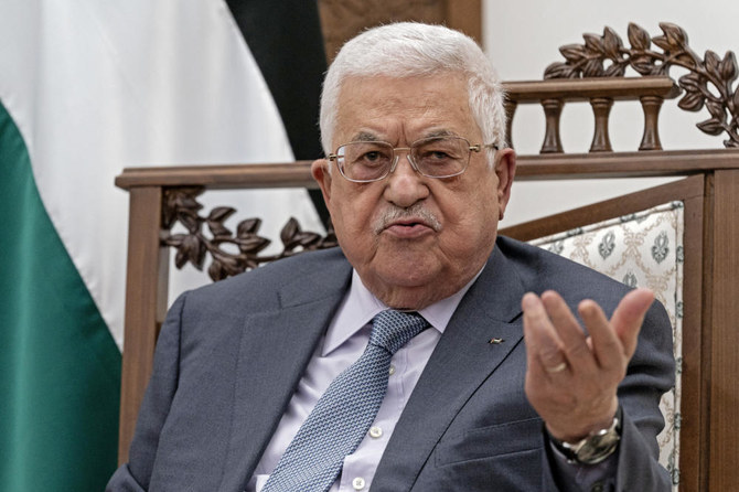 2021年5月25日、ヨルダン川西岸の都市ラマッラーにあるパレスチナ自治政府（PA）本部で、パレスチナのマフムード・アッバース大統領が米国務長官と共同声明を発表した際の様子。（AFP）