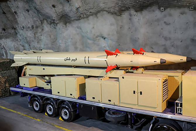 2022年2月9日に公開された、イランの新型ミサイル「カイバル・シェカン」の画像。（IRGC/WANA・ロイターより提供）