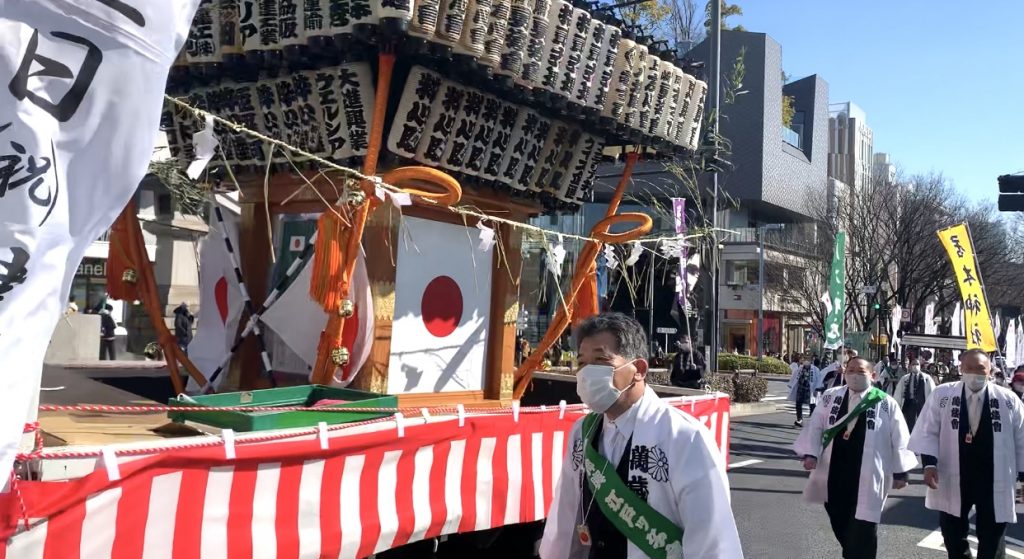 金曜日、1966年に制定された建国記念の日を祝し、多くの日本人が東京都心の歴史的な明治神宮を参拝した。(ANJP Photo)