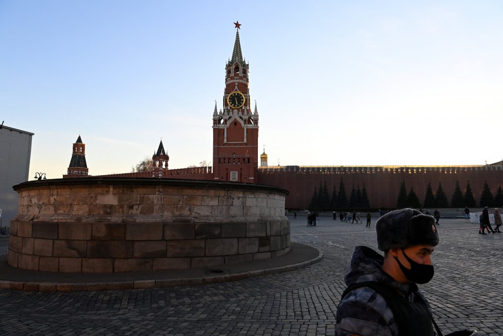 資産凍結を含めた今回の制裁は、ロシアのウクライナ侵攻を受けた日本の対応としては最新の動きとなる。（AFP）