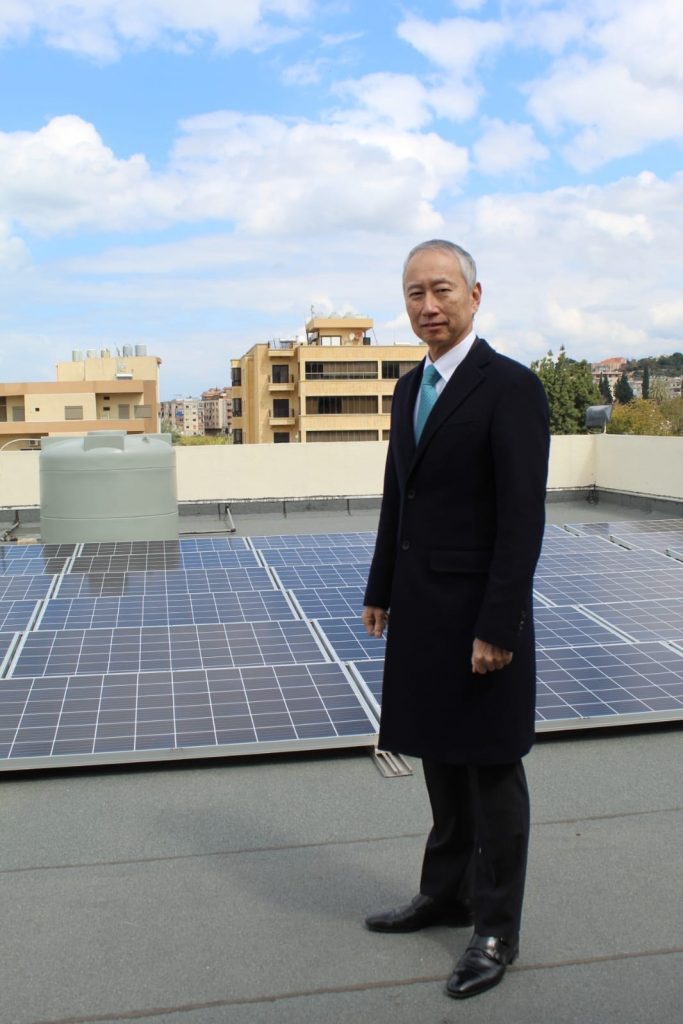 日本からの助成金を使って資金調達されたこのソーラーパネルプロジェクトは、電力消費と燃料費の削減を目指すと同時に、生徒たちが教育を受けやすくすることも目的としている。（提供写真）
