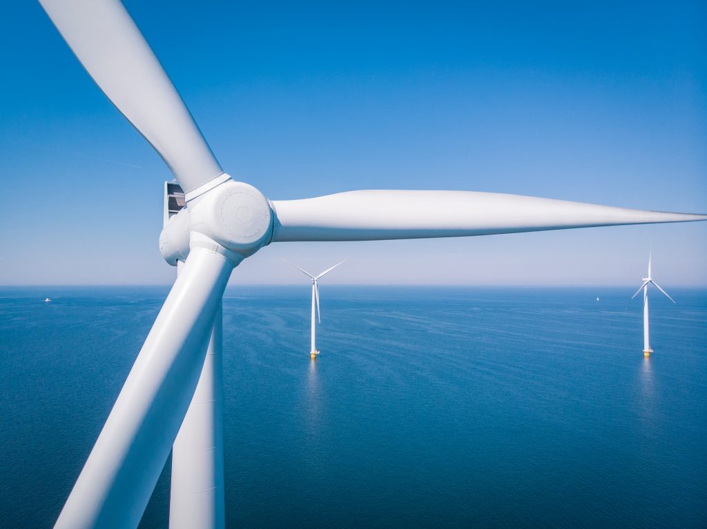 日本の三菱商事は、昨年の入札で落札した洋上風力発電所3カ所が、低い固定価格買取制度による買取価格にもかかわらず利益を生むと確信している。（シャッターストック）