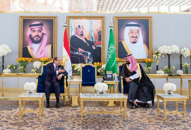 木曜日、エジプトのアブドゥルファッターハ・エルシーシ大統領を王国に歓迎するサウジアラビアのムハンマド・ビン・サルマン皇太子殿下。(SPA サウジ国営通信)