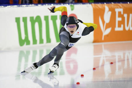 男子500mで活躍する日本の松井大和。 (ロイター)