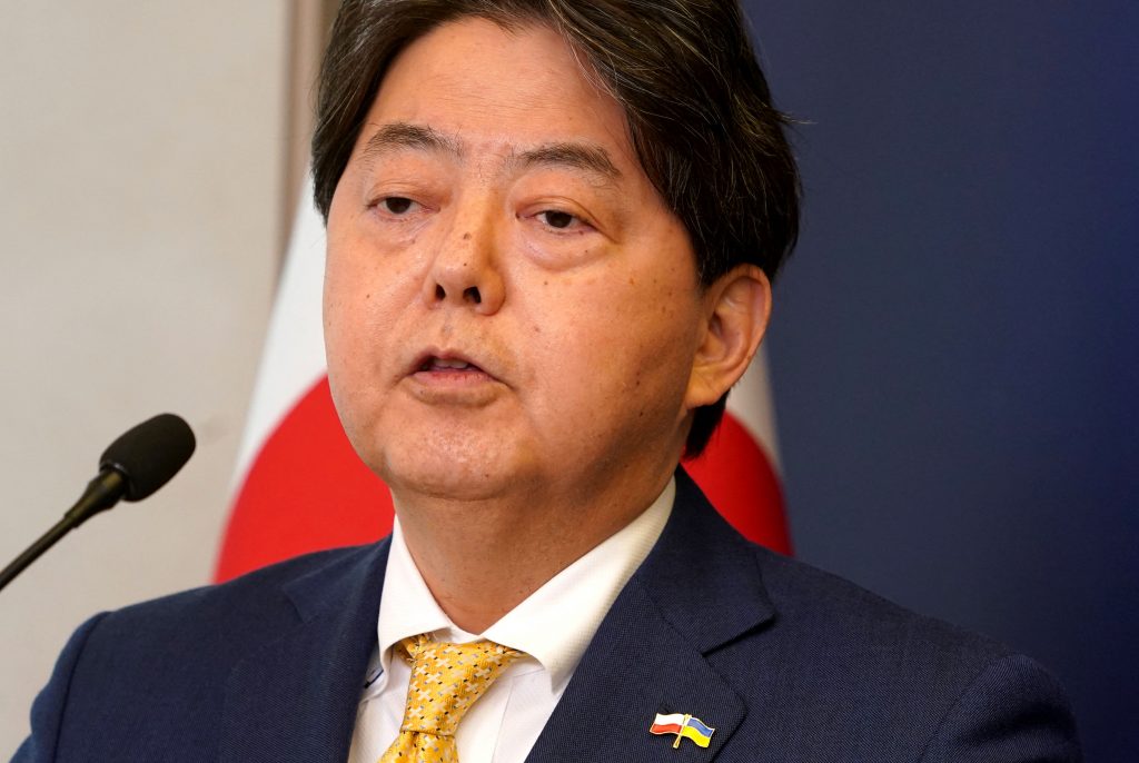 林芳正外相は4月19日、一般の在日ロシア人に対する誹謗中傷をやめるよう日本国民に呼びかけた。(AFP)
