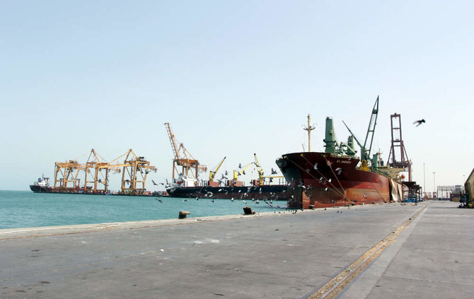 イエメンの紅海の港ホデイダに停泊する船。（ロイター 資料写真）