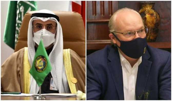 GCCのアル・ハジュラフ博士（左）が、国連イエメン常駐/人道コーディネーターのデイヴィッド・グレスリー氏、および米国のイエメン特使ティム・レンダーキング氏（右）と会談した。（AFP/資料写真）