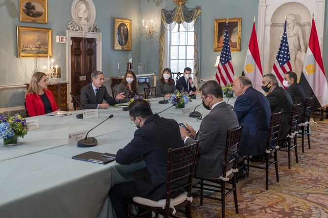 ワシントンでエジプトのサーメハ・シュクリ外相と会談する米国のアントニー・ブリンケン国務長官。（ツイッター/@SecBlinken）