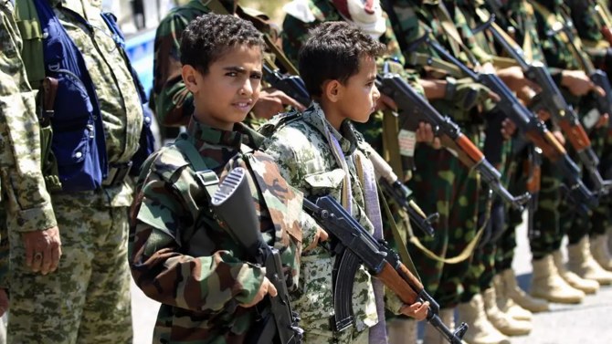 イランの支援を受けるフーシ派は、国際的に承認された政府軍との内戦において、長年にわたり子どもを兵士として使ってきた。（AFP/ファイル・写真）