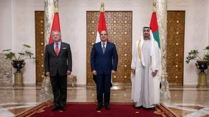 ヨルダン国王、アブダビ皇太子、エジプト大統領の三者が25日、カイロで会談した。（WAM）