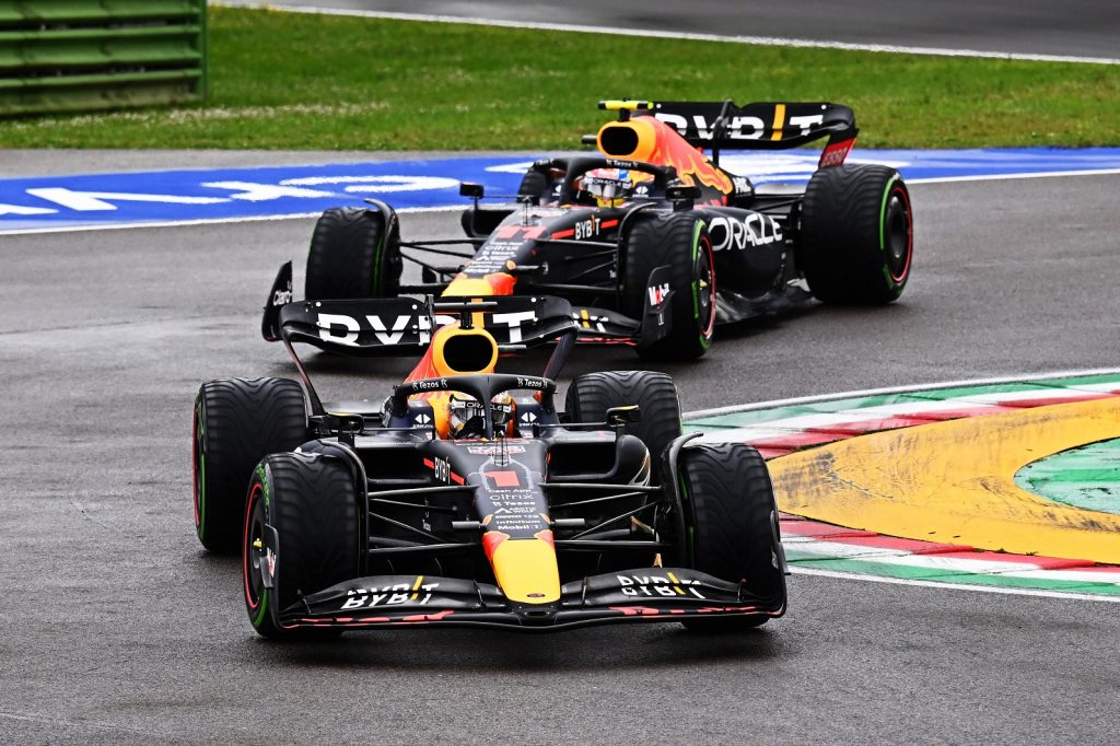 株式会社ホンダ・レーシング(HRC)の技術サポートを受けたオラクル・レッドブル・レーシングのドライバーのマックス・フェルスタッペンが優勝し、セルジオ・ペレスが2位となった。(提供)