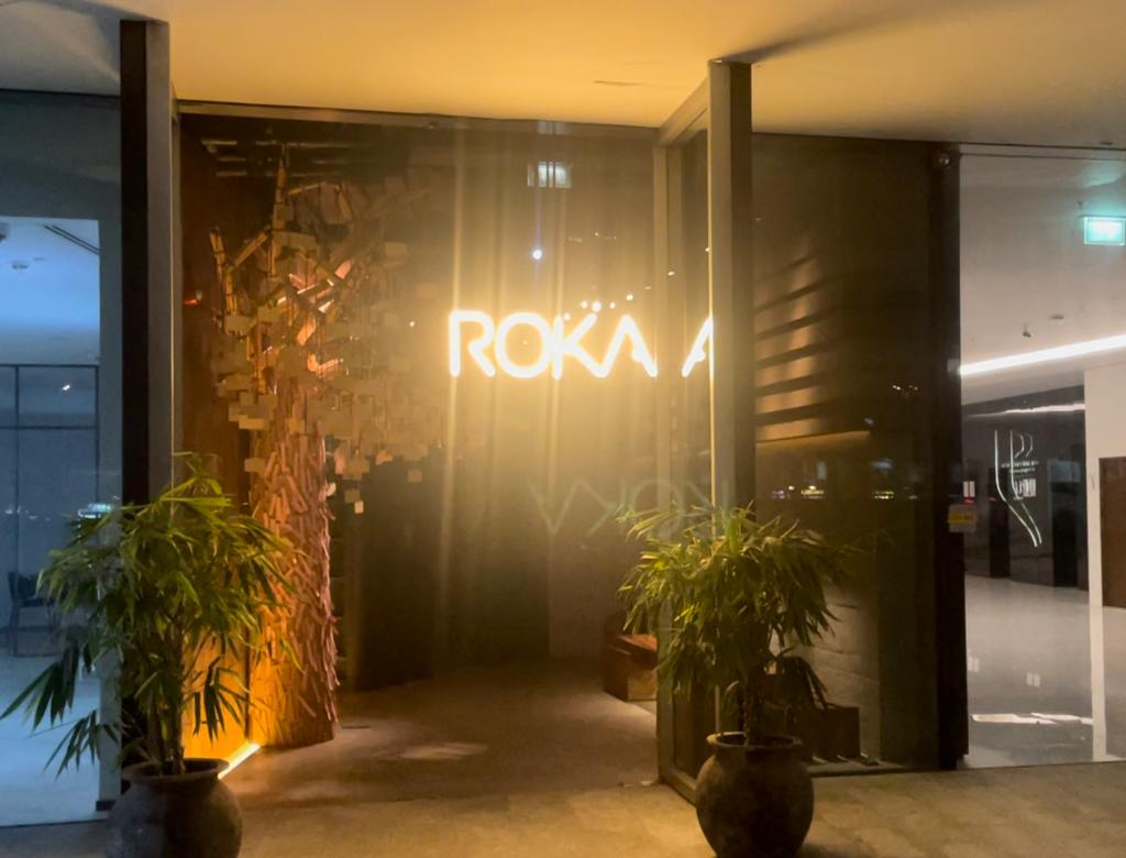 ROKAドバイ店は2022年3月30日に開店2周年を迎えた。(ANJ Photo)
