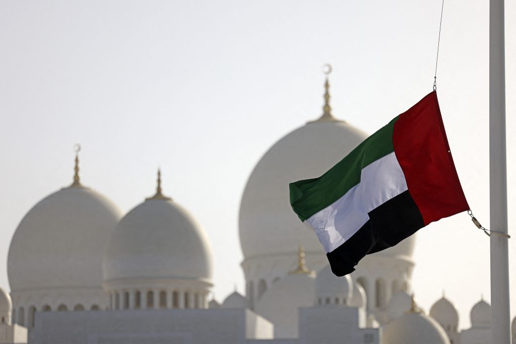 岸田首相、UAEに哀悼の意を表明 (AFP)