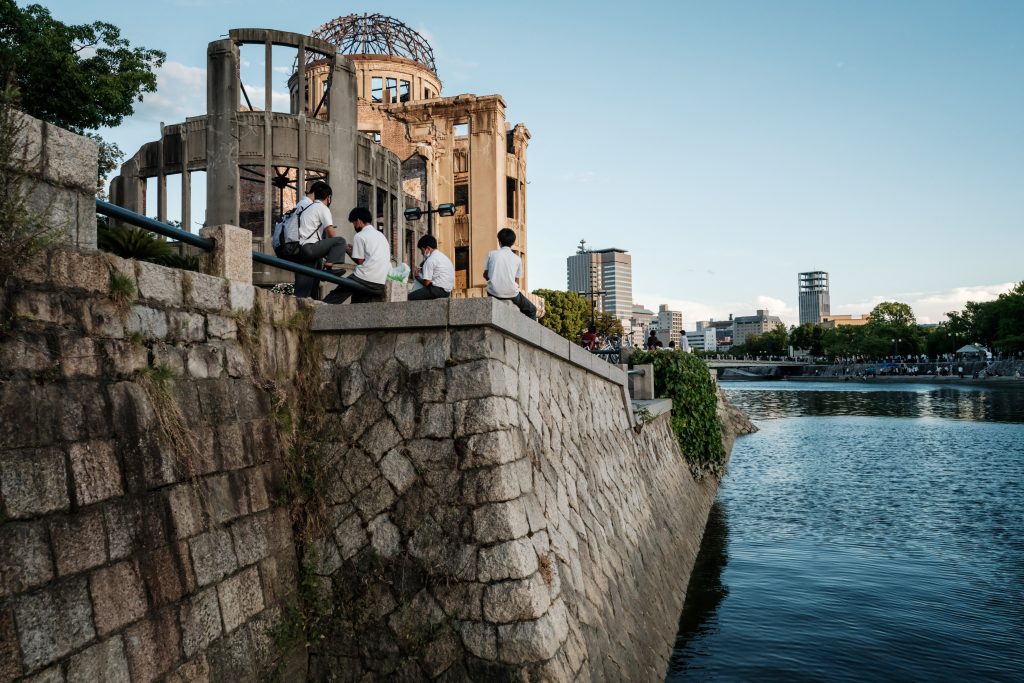 首相は広島選出の国会議員として「核なき世界」実現を訴えてきた。(AFP)